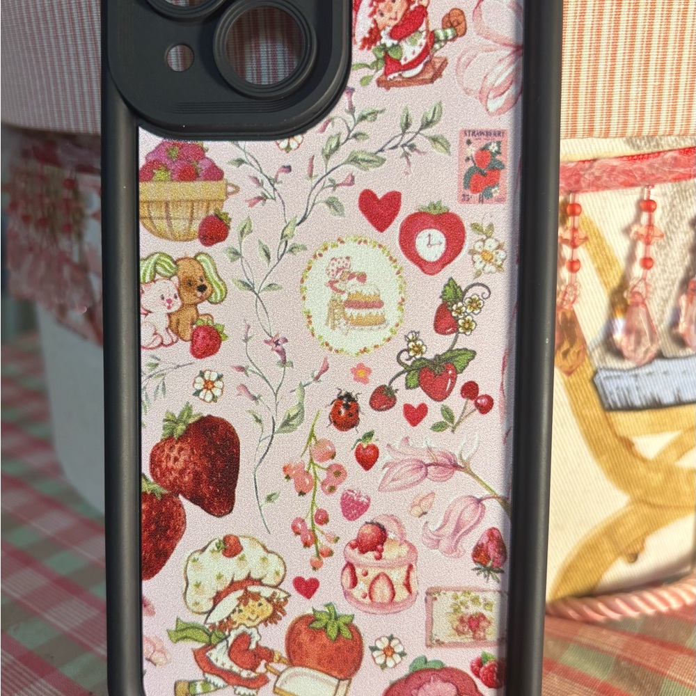 Decorative Strawberry Shortcake Pattern Phone Case